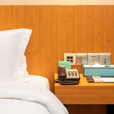 Xana Lite Hotel - Guangzhou Fangcun Huadiwan Metro Station Экстерьер фото