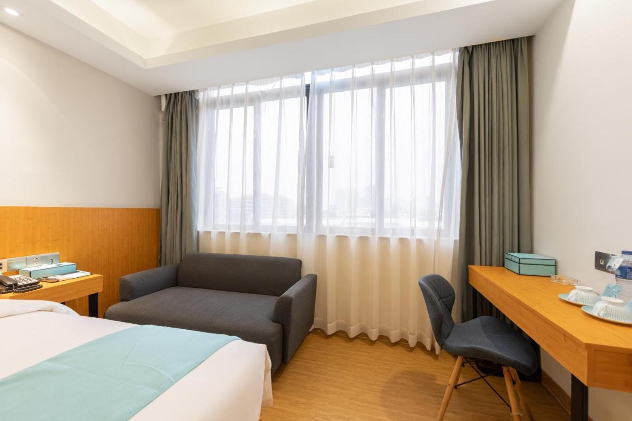 Xana Lite Hotel - Guangzhou Fangcun Huadiwan Metro Station Экстерьер фото