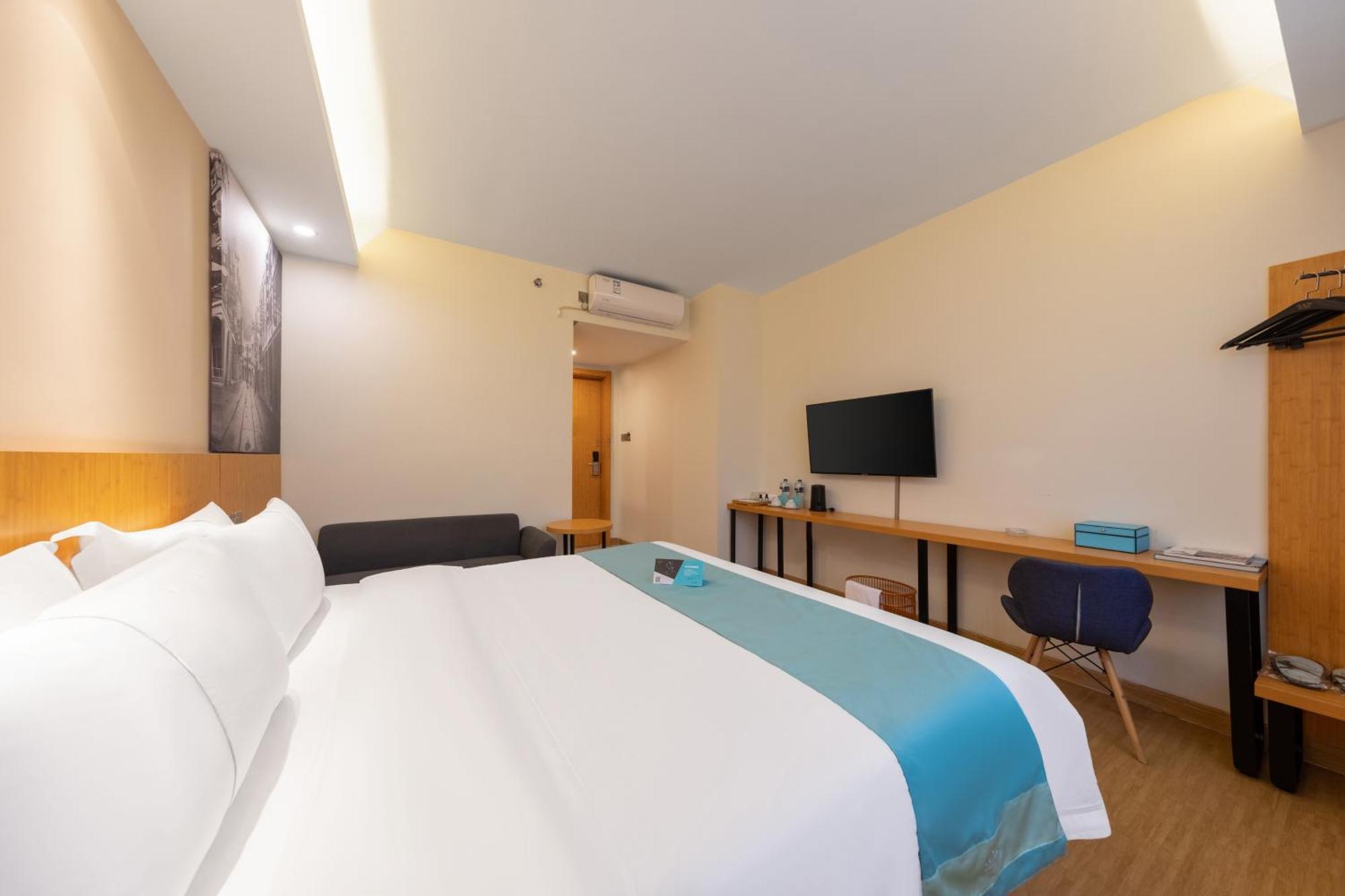 Xana Lite Hotel - Guangzhou Fangcun Huadiwan Metro Station Экстерьер фото