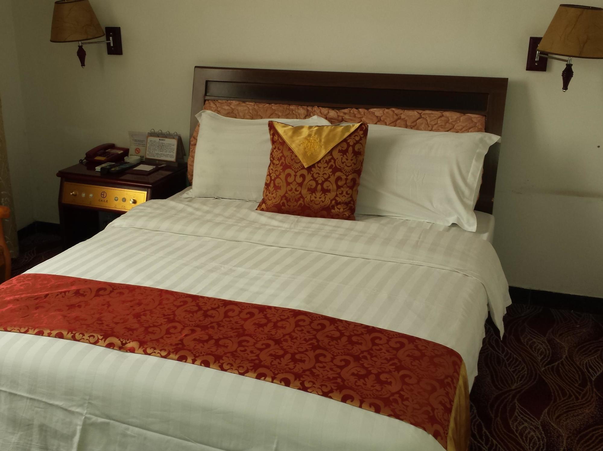 Xana Lite Hotel - Guangzhou Fangcun Huadiwan Metro Station Экстерьер фото