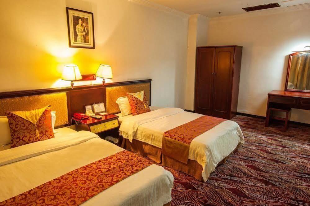 Xana Lite Hotel - Guangzhou Fangcun Huadiwan Metro Station Экстерьер фото
